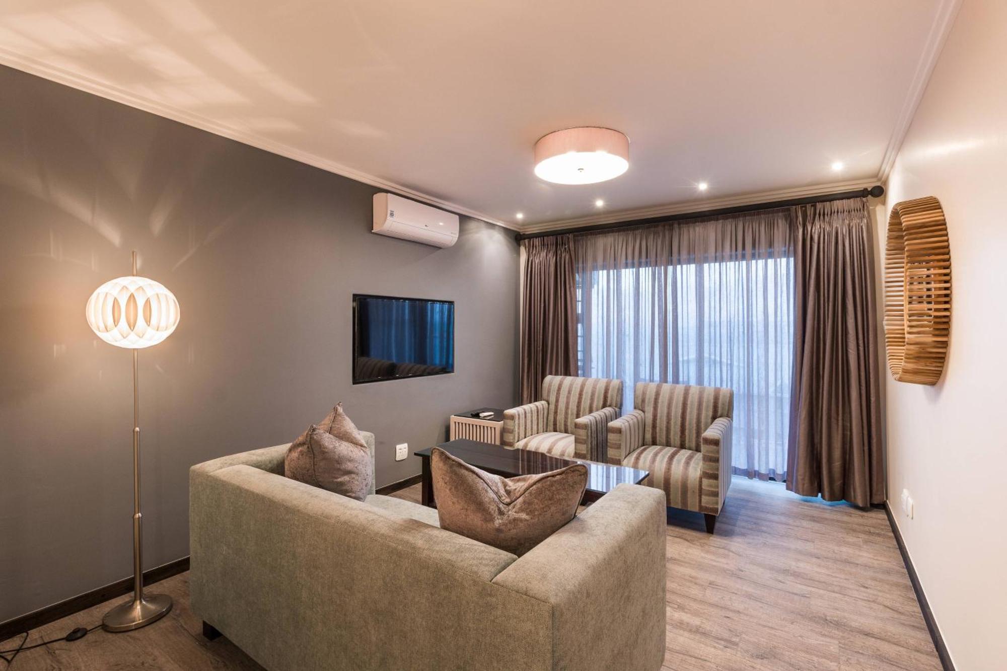 Protea Hotel By Marriott موسيلباي المظهر الخارجي الصورة